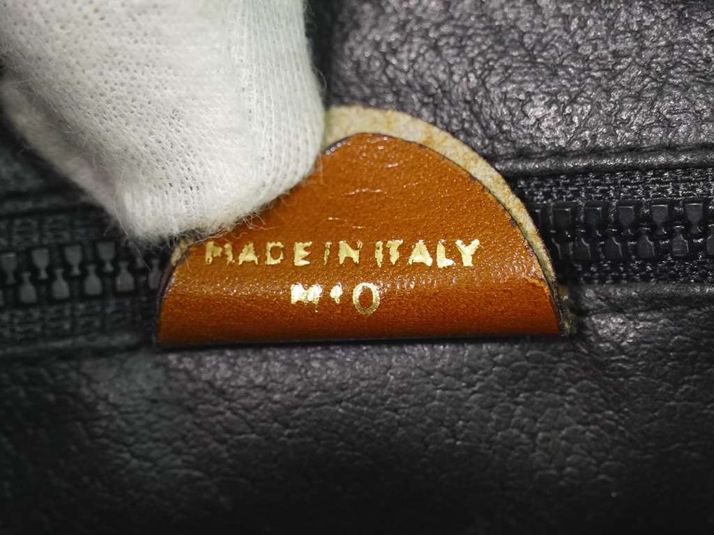 Celine Vintage Shoulder Bag Black Leather Good condition - Box View