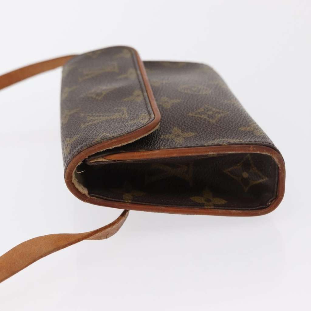 Louis Vuitton Florentine Waist Bag Brown Canvas Fair condition - Model View