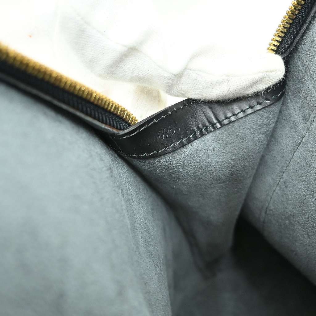 Louis Vuitton Lussac Handbag Black Leather Good condition - Box View