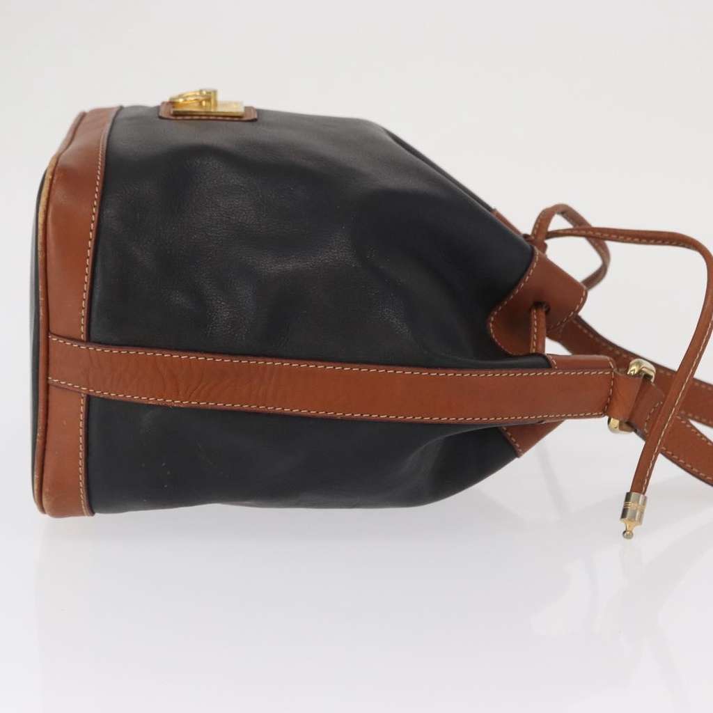 Celine Bucket sangle Black Leather Good condition - Model View