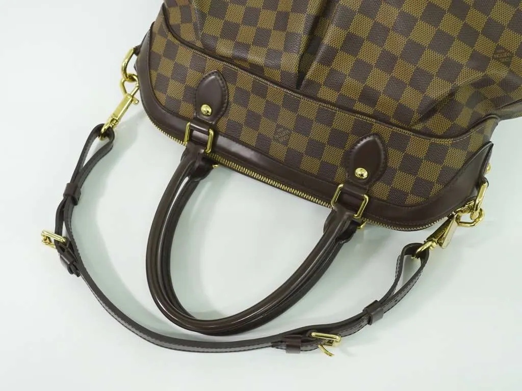 Louis Vuitton Trevi Handbag Brown Canvas Good - Model View