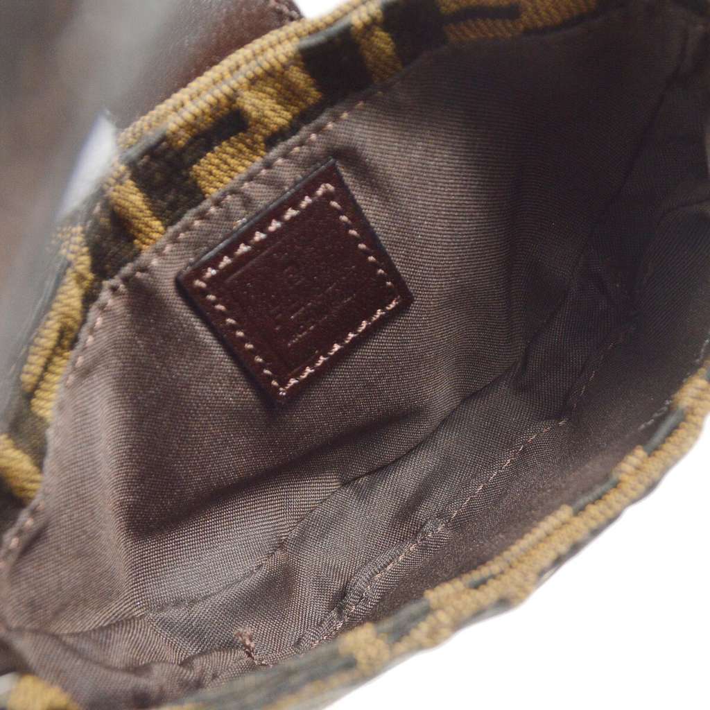 Fendi Vintage Croissant Bag Brown Canvas Good condition - Model View