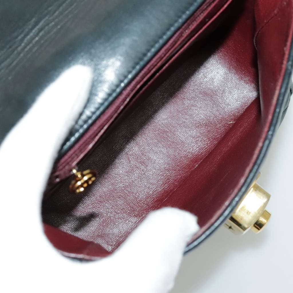 Chanel Vintage CC Pushlock Flap Bag Black Leather Good condition - Box View