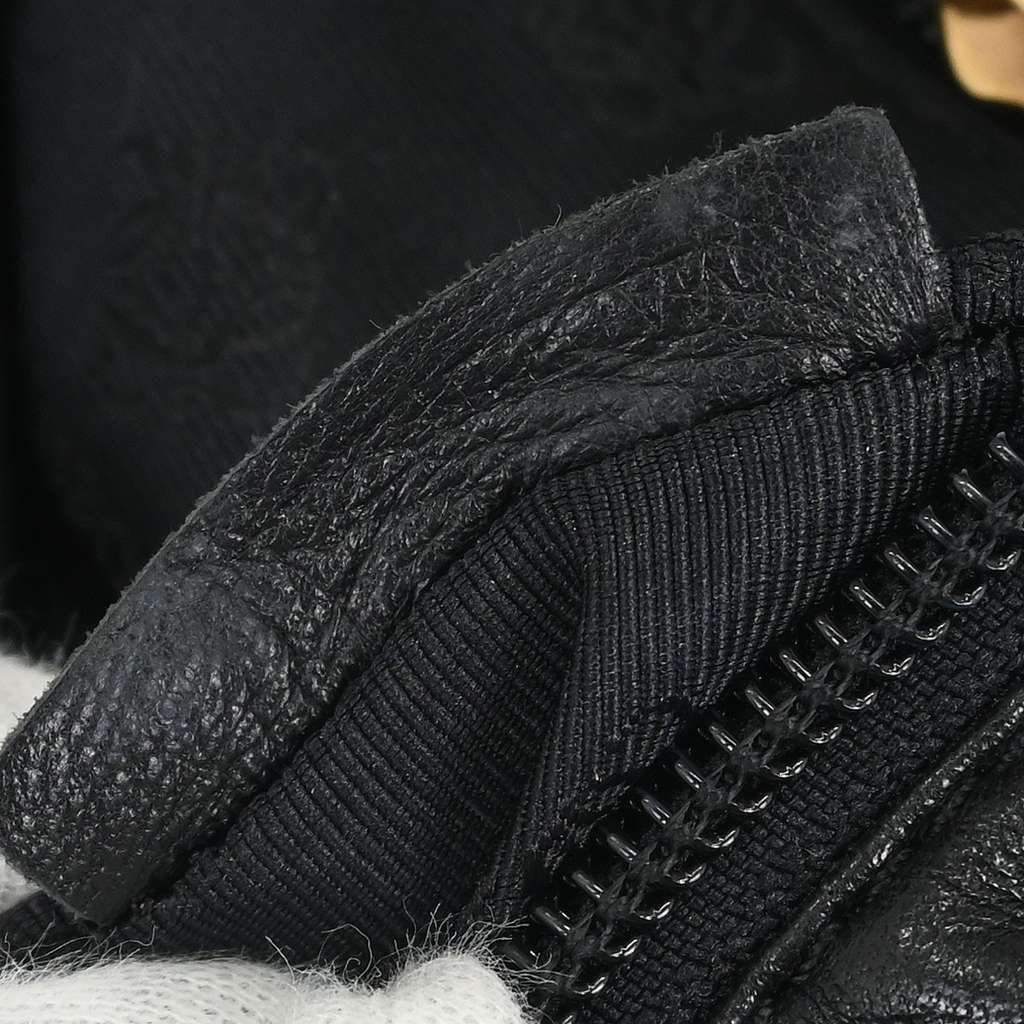 Loewe Anagram handbag Black Leather Good condition - Model View