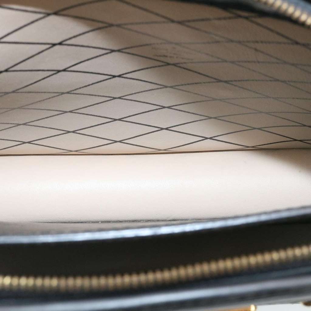 Louis Vuitton Trunk Clutch Black Leather Good condition - Box View