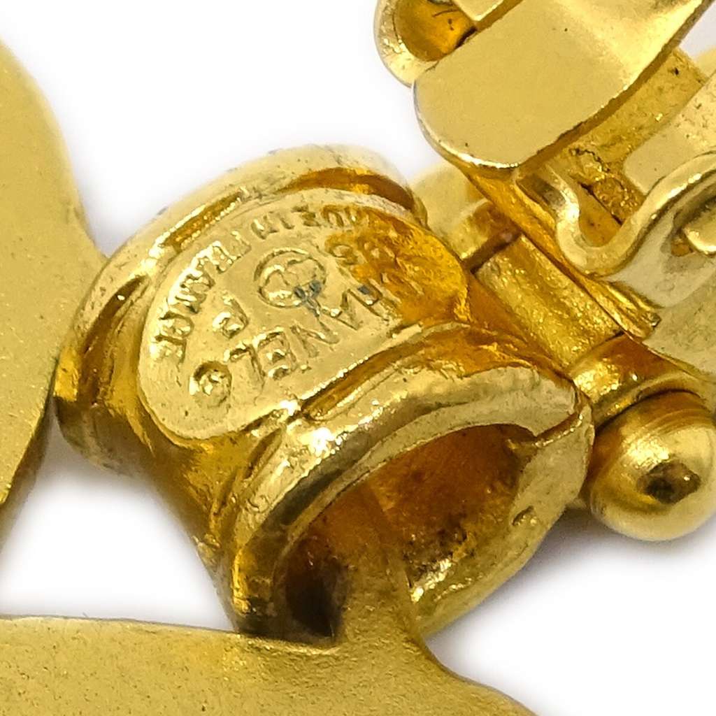 Chanel Vintage CC Heart Cut Out Drop Clip-On Earrings Gold Good condition - Model View