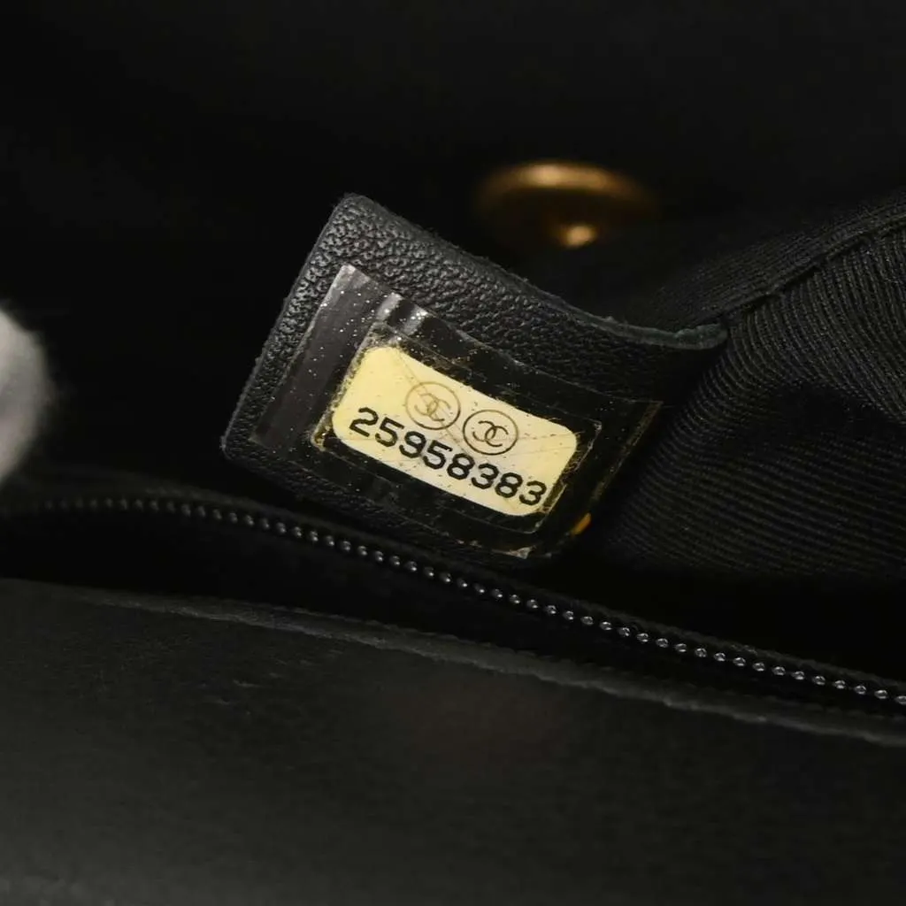 Chanel Rock the Corner Flap Bag Black Leather Good - Box View