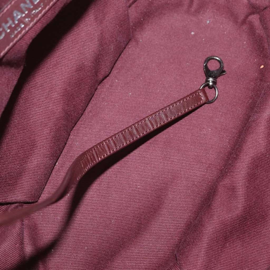 Chanel In The Mix Tote Black Leather Good condition - Box View