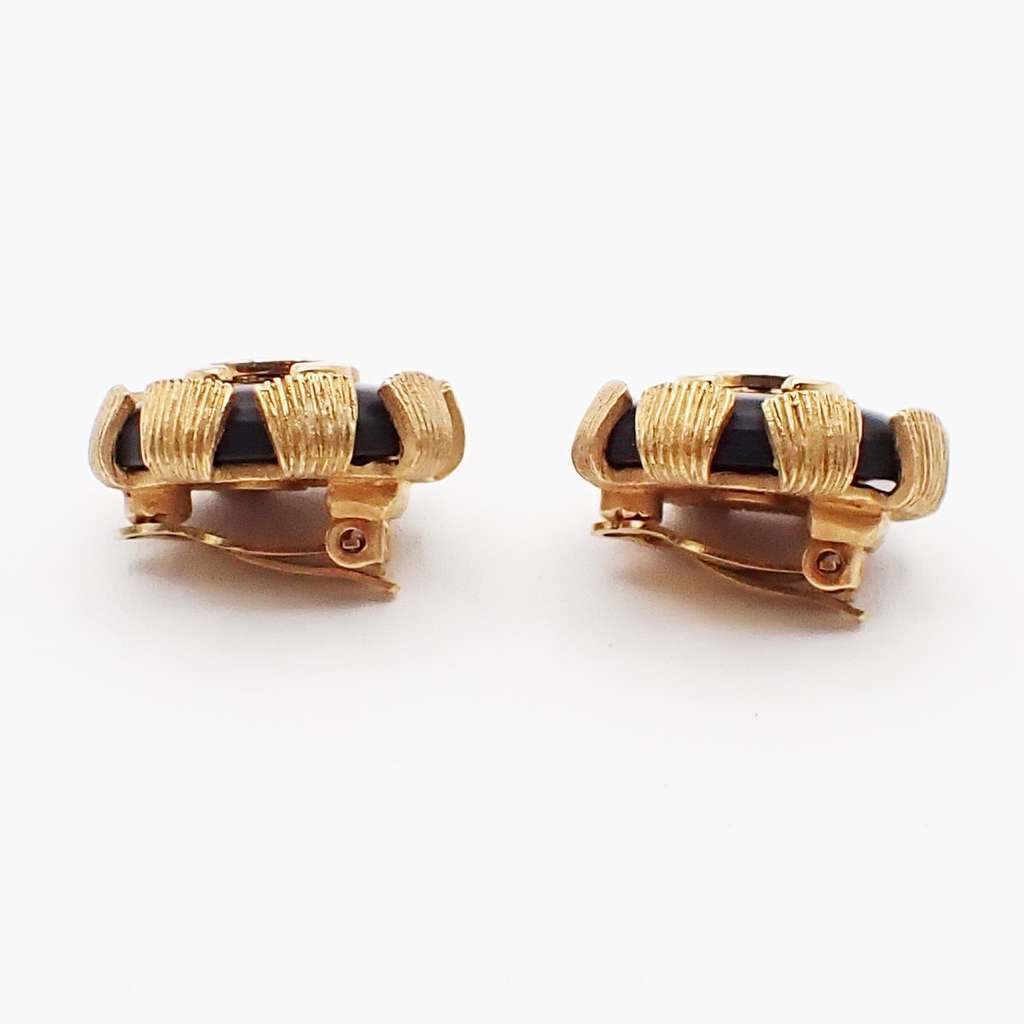 Chanel Vintage CC Round Clip-On Earrings Gold Good condition - Back View