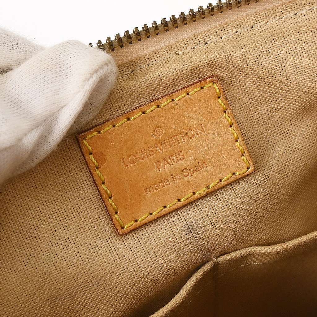 Louis Vuitton Siracusa Handbag White Canvas Fair condition - Model View