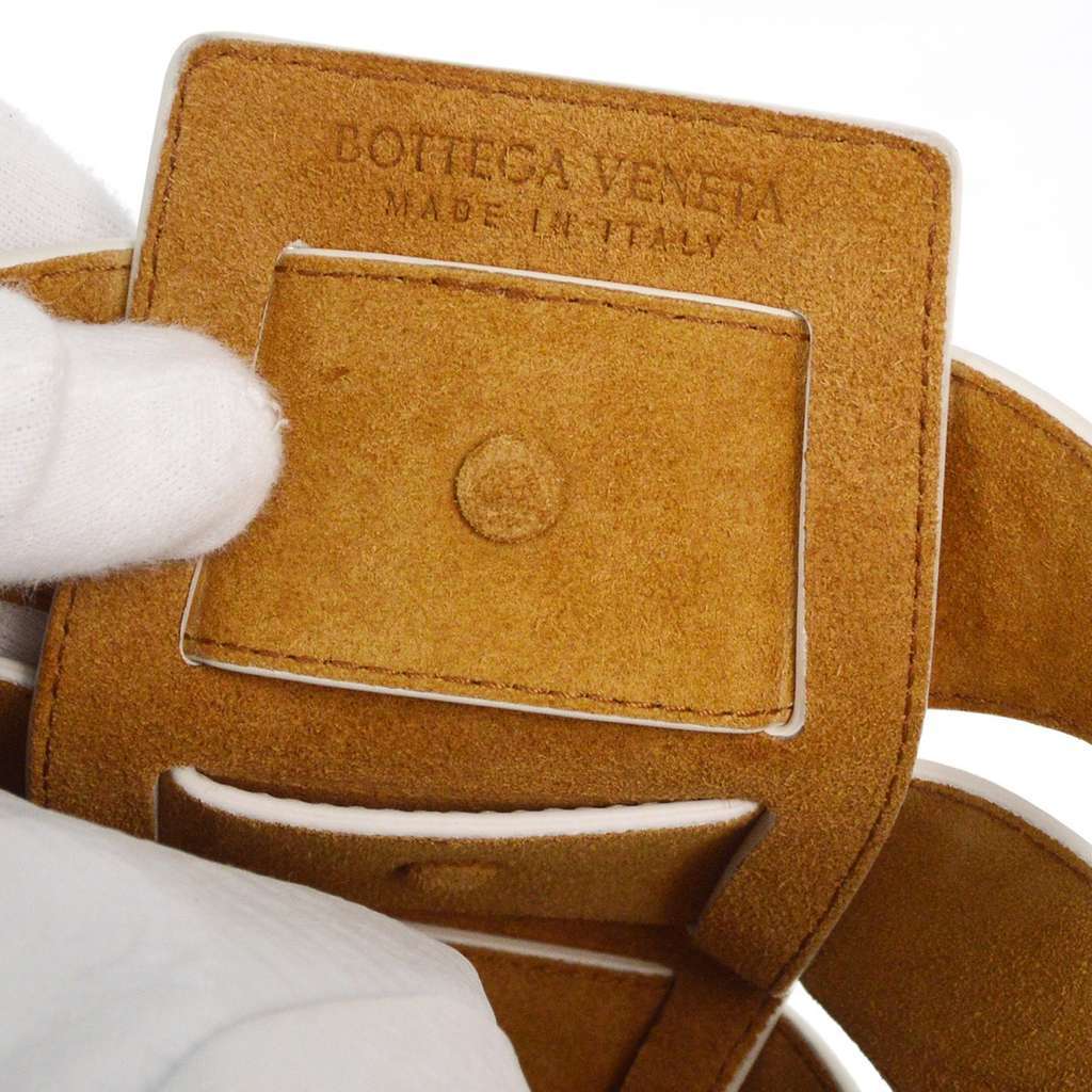 Bottega Veneta Shell Bag White Leather Good condition - Model View