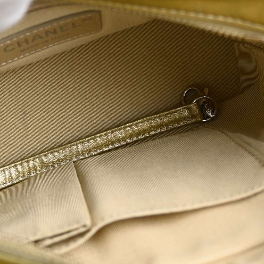 Chanel Gabrielle Hobo Gold Leather Very good condition - Inside View