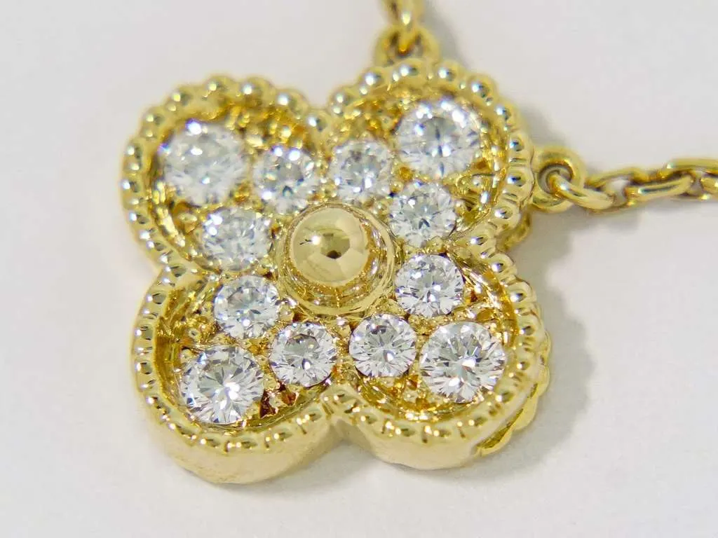 Van Cleef & Arpels Vintage Alhambra Pendant Necklace Gold Good - Model View