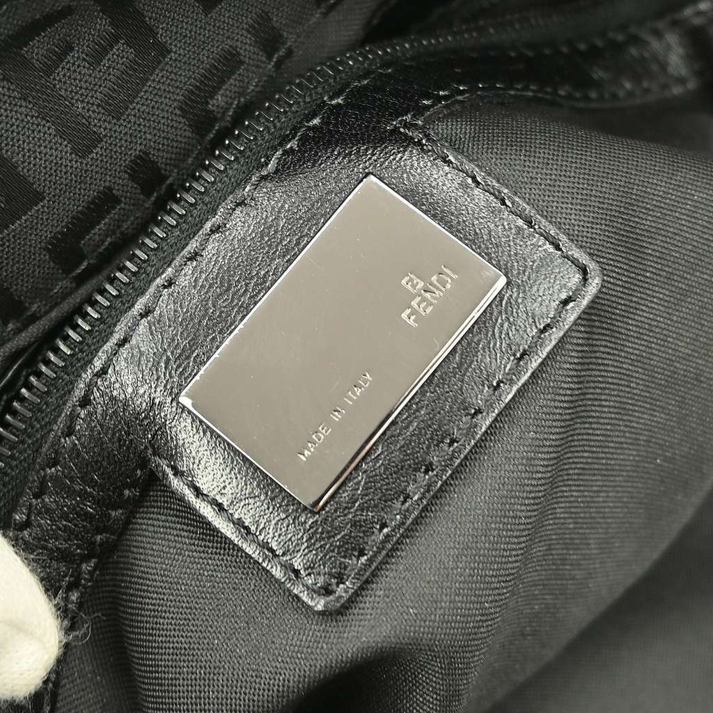 Fendi Belted Shoulder Bag Black Canvas Good condition - Model View