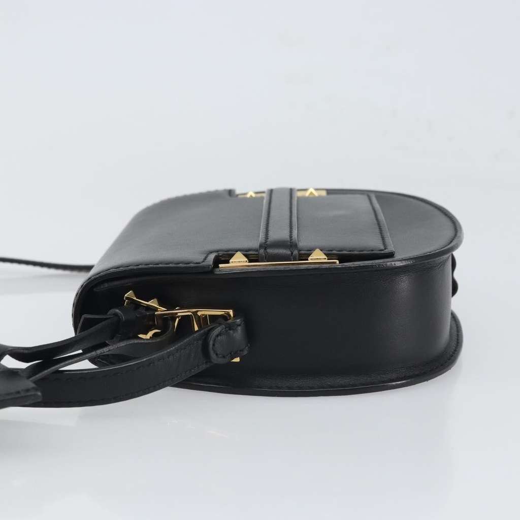 Valentino Garavani My Rockstud Saddle Bag Black Leather Good condition - Model View