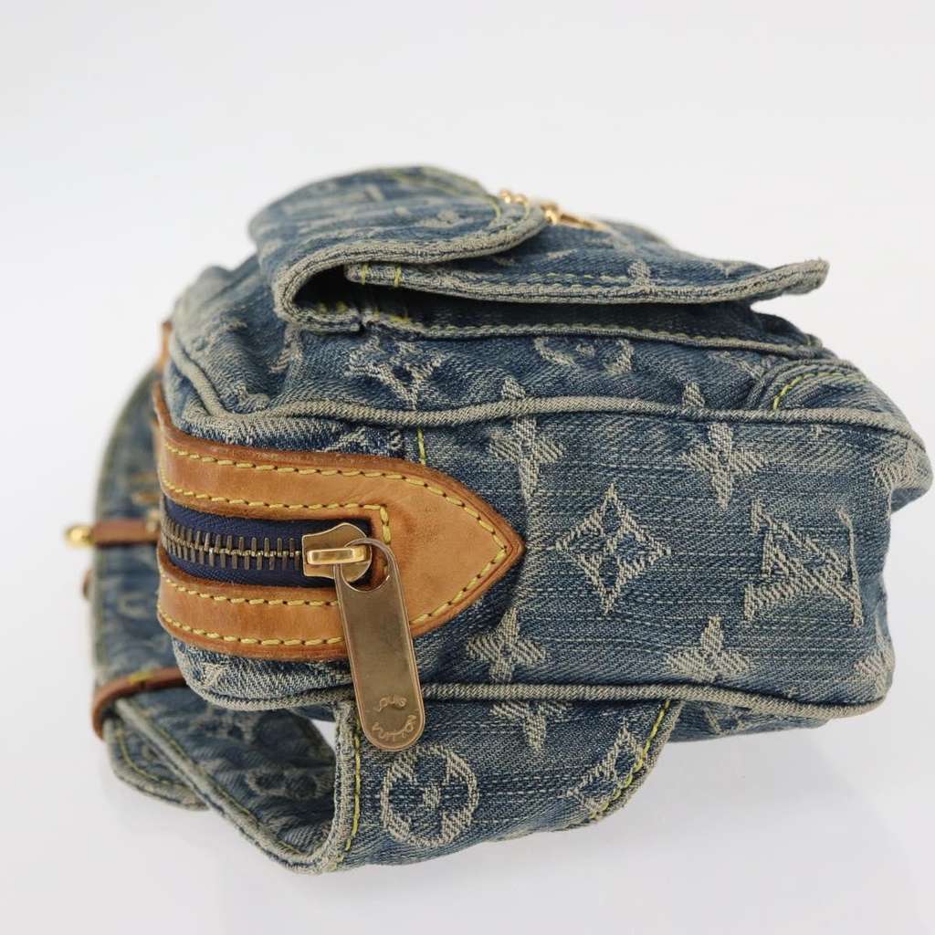 Louis Vuitton Bum Bag Blue Good condition - Model View
