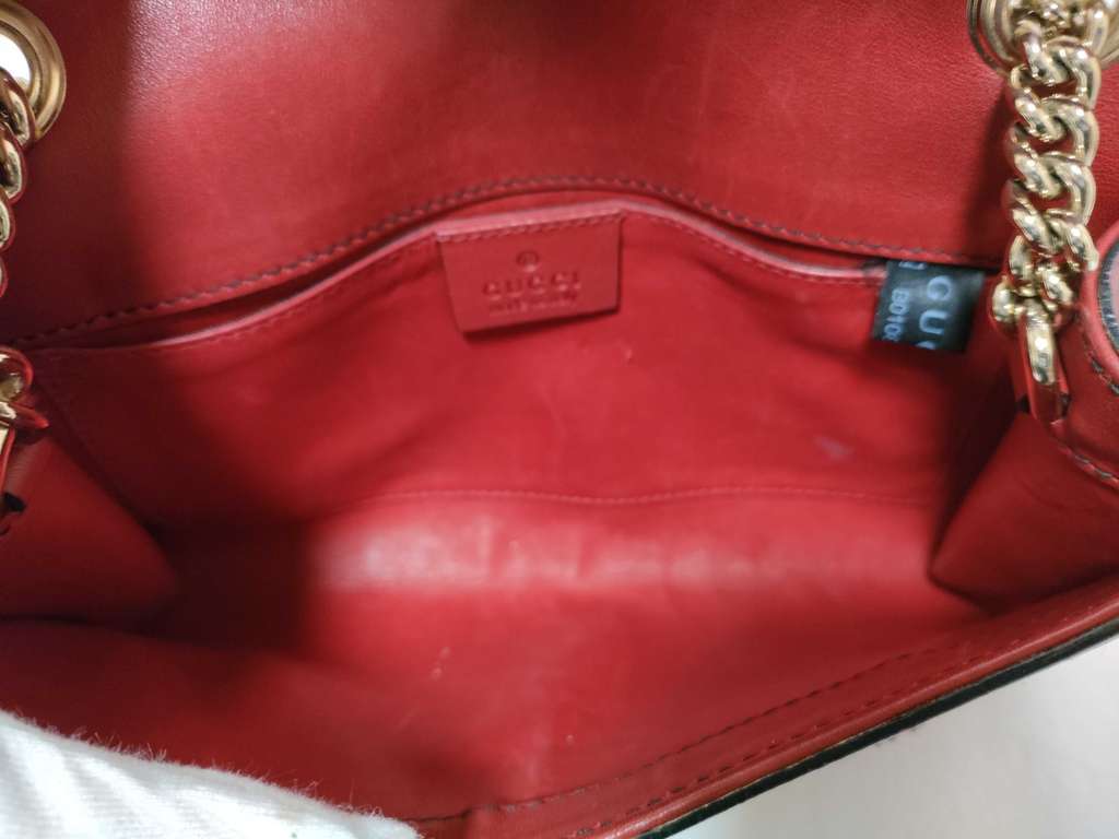 Gucci Emily Chain Flap Bag Red Leather Good condition - Model View