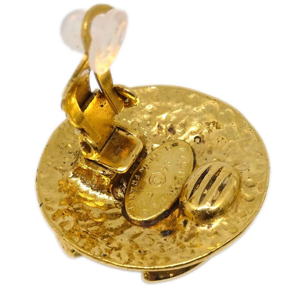 Chanel CC Round Earrings Gold Good condition - Model View