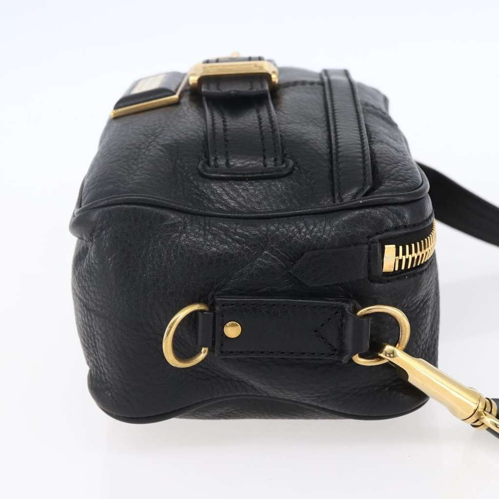 Burberry Vintage Shoulder Bag Black Leather Good condition - Model View