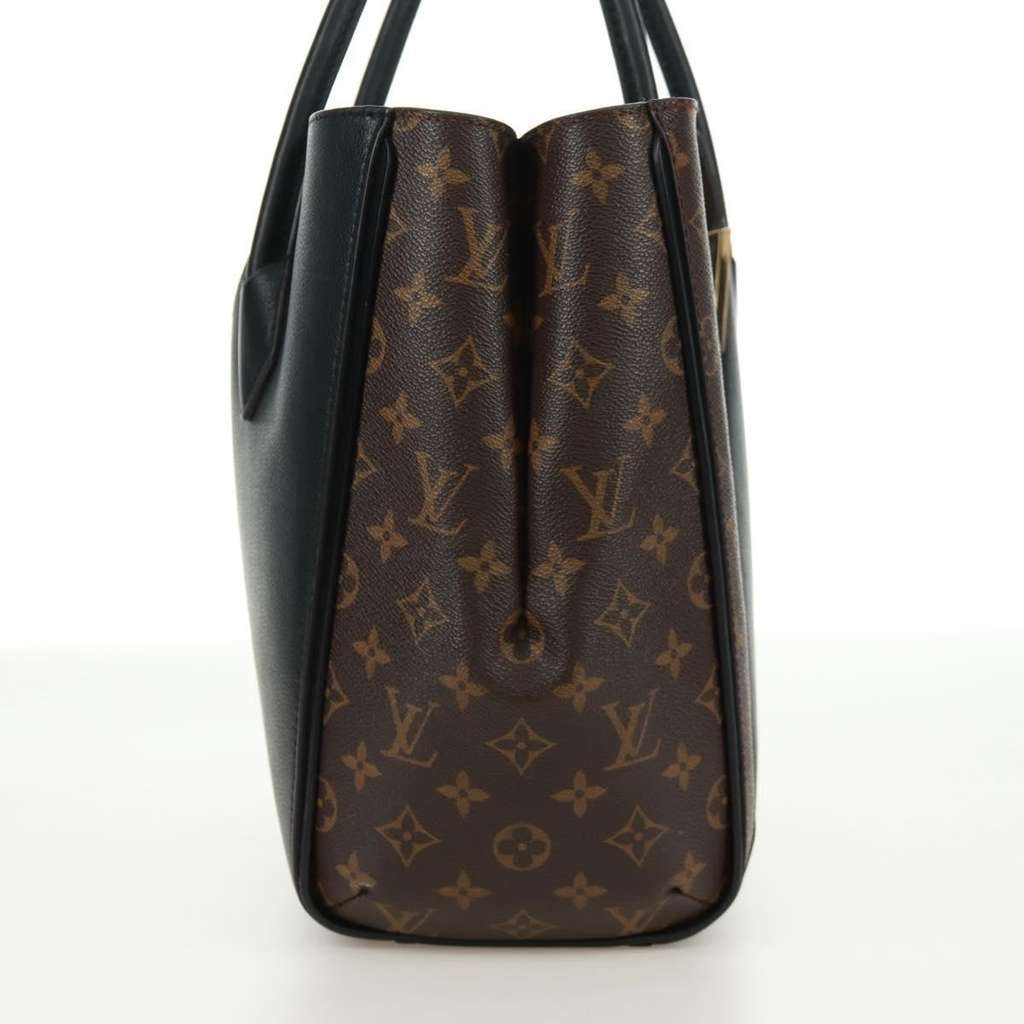 Louis Vuitton Kimono Handbag Black Canvas Good condition - Model View