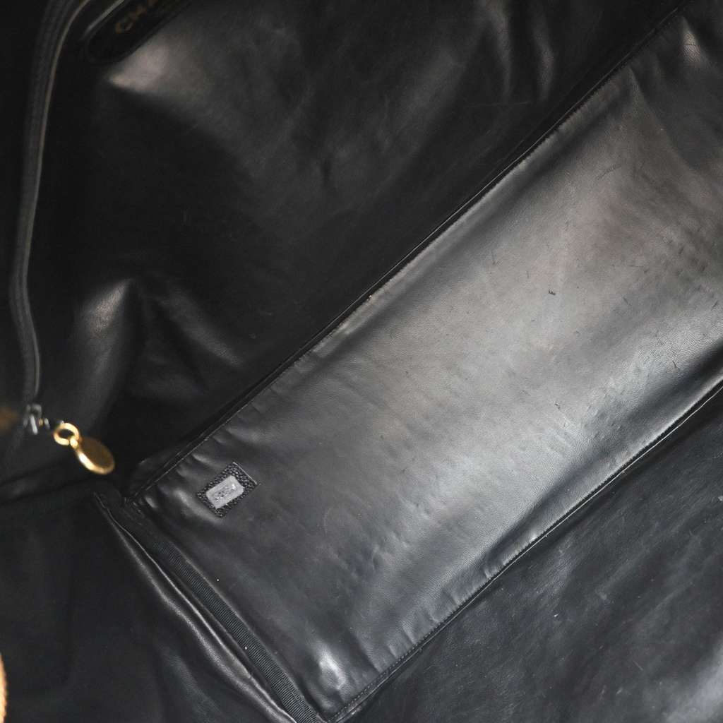 Chanel Vintage CC Weekender Bag Black Leather Good condition - Box View