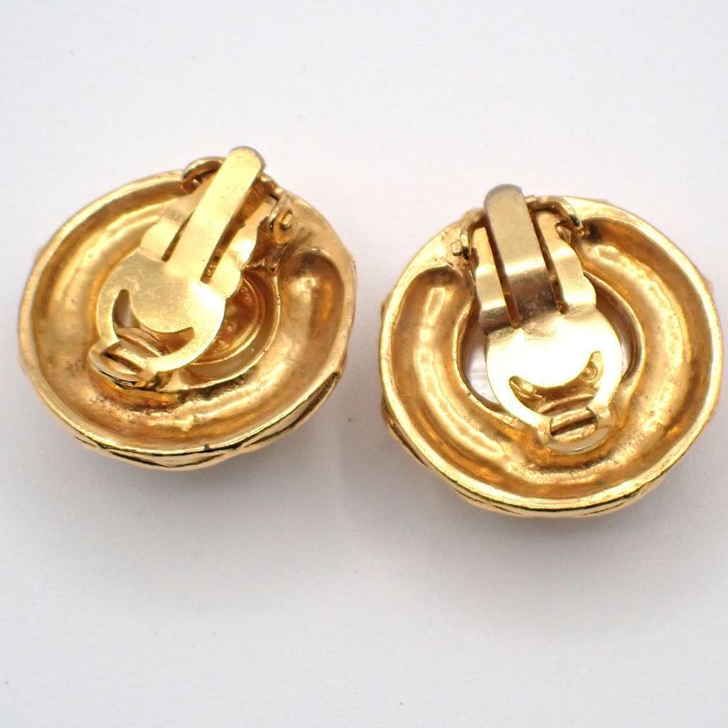Chanel Vintage Round Clip-On Earrings Gold Good condition - Back View