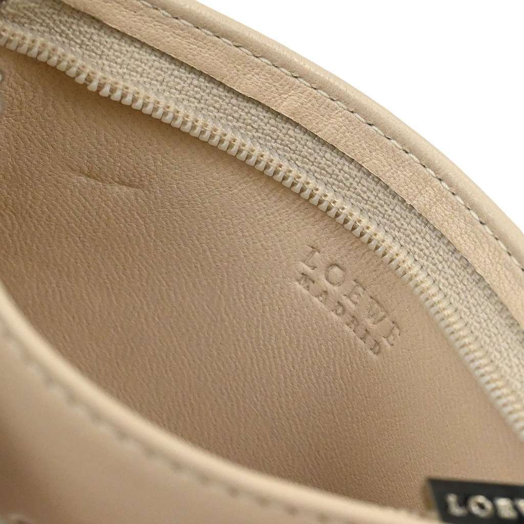 Loewe Anagram Wallet Beige Leather Good condition - Model View