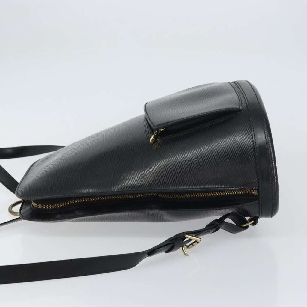 Louis Vuitton Gobelins Backpack Black Leather Good condition - Model View