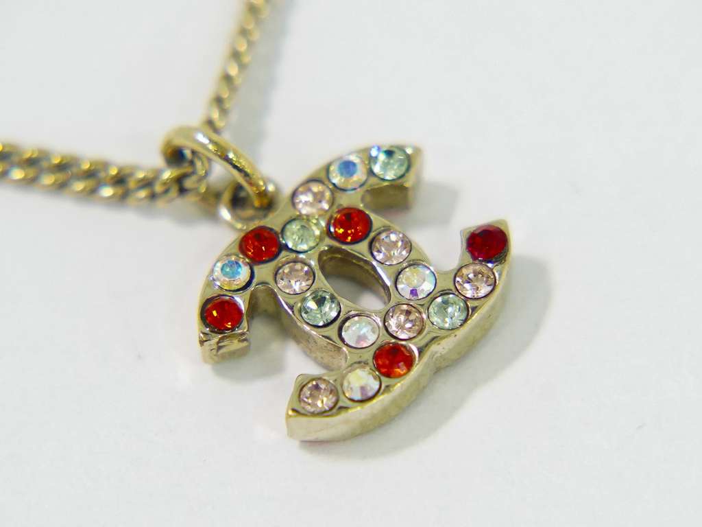 Chanel Rainbow CC Pendant Necklace Gold Very good condition - Inside View