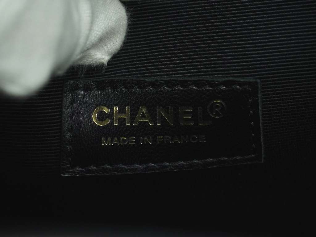 Chanel Vintage Portrait Tote Black Good condition - Box View