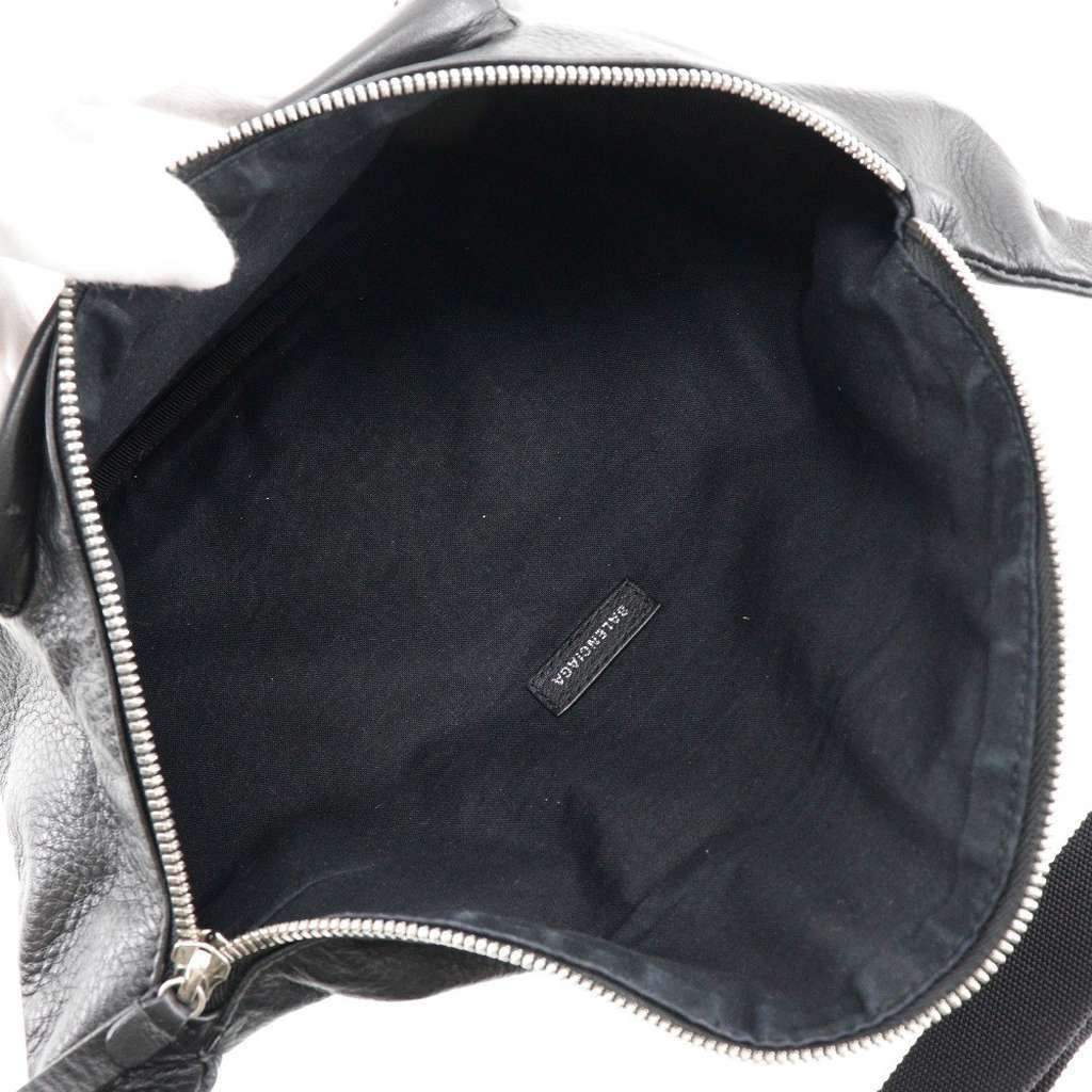 Balenciaga Everyday Waist Bag Black Leather Good condition - Inside View
