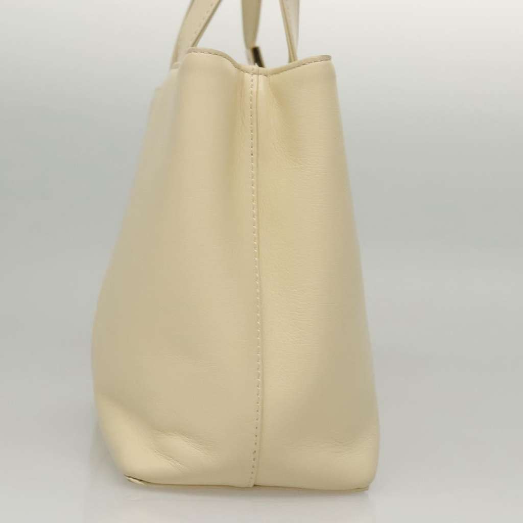 Burberry Vintage Handbag Beige Leather Good condition - Model View