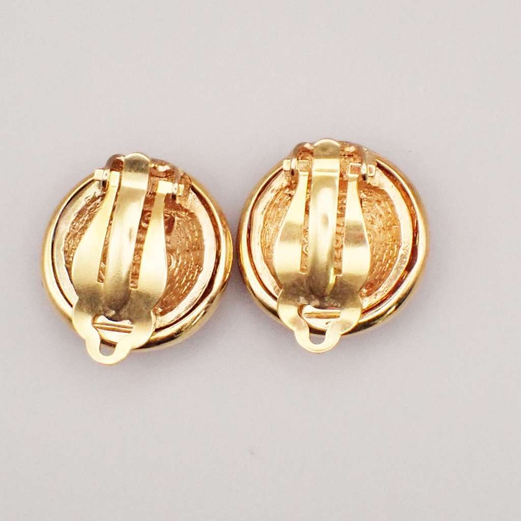 Chanel Vintage CC Round Clip-On Earrings Gold Good condition - Back View