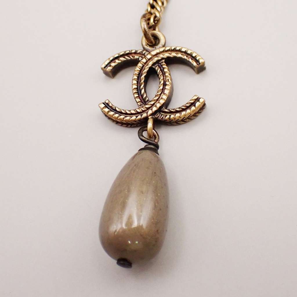 Chanel CC Drop Pendant Necklace Gold Metal Good condition - Back View