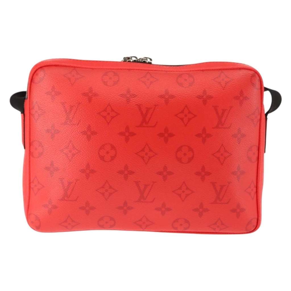Louis Vuitton Outdoor Messenger Bag Red Leather Good condition - Back View