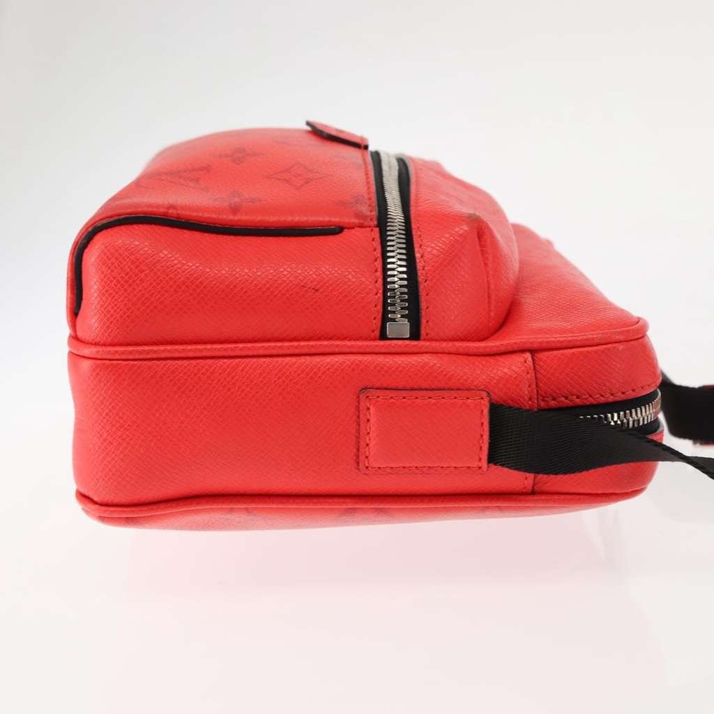 Louis Vuitton Outdoor Messenger Bag Red Leather Good condition - Inside View