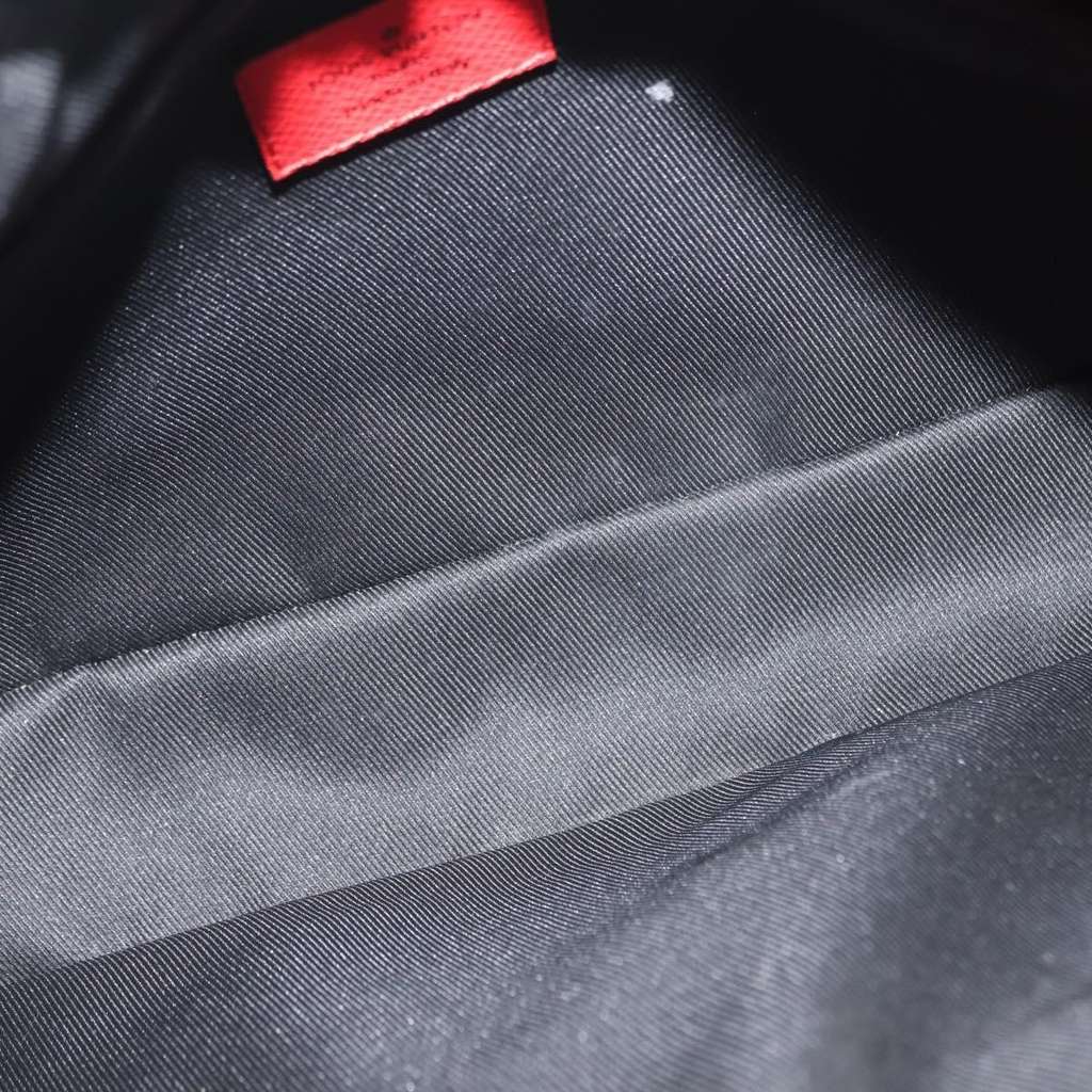 Louis Vuitton Outdoor Messenger Bag Red Leather Good condition - Box View