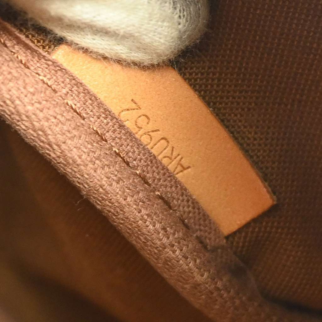 Louis Vuitton Saumur Handbag Brown Canvas Good condition - Model View