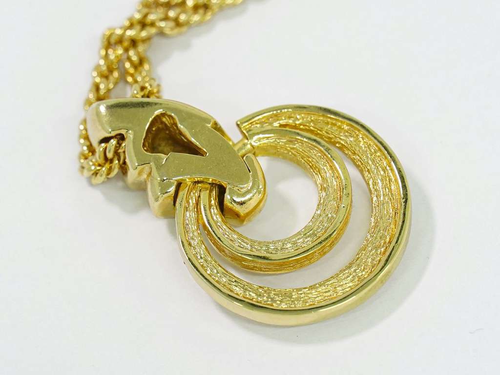 Christian Dior Vintage Collar Necklace Gold Good condition - Model View