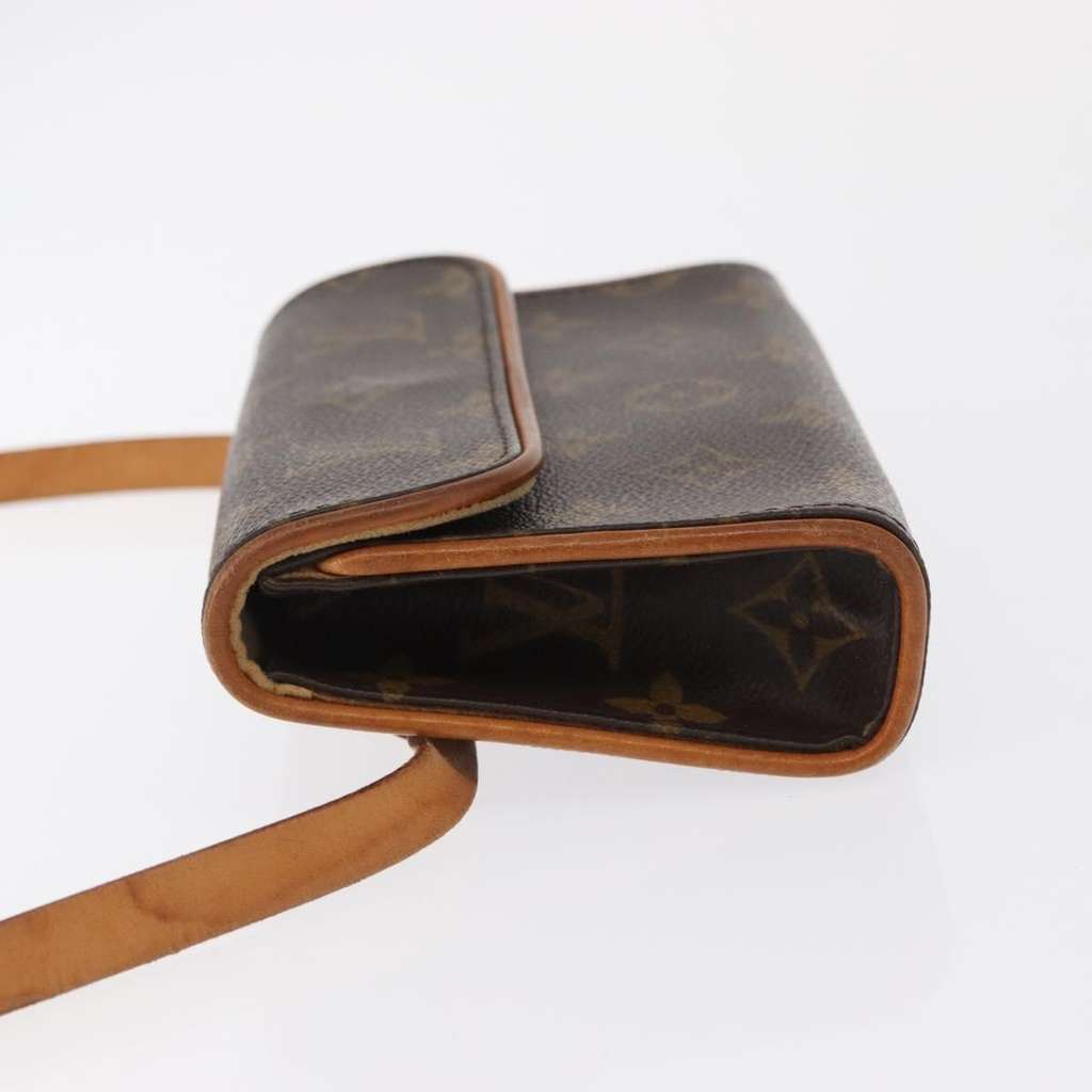 Louis Vuitton Florentine Waist Bag Brown Canvas Fair condition - Model View