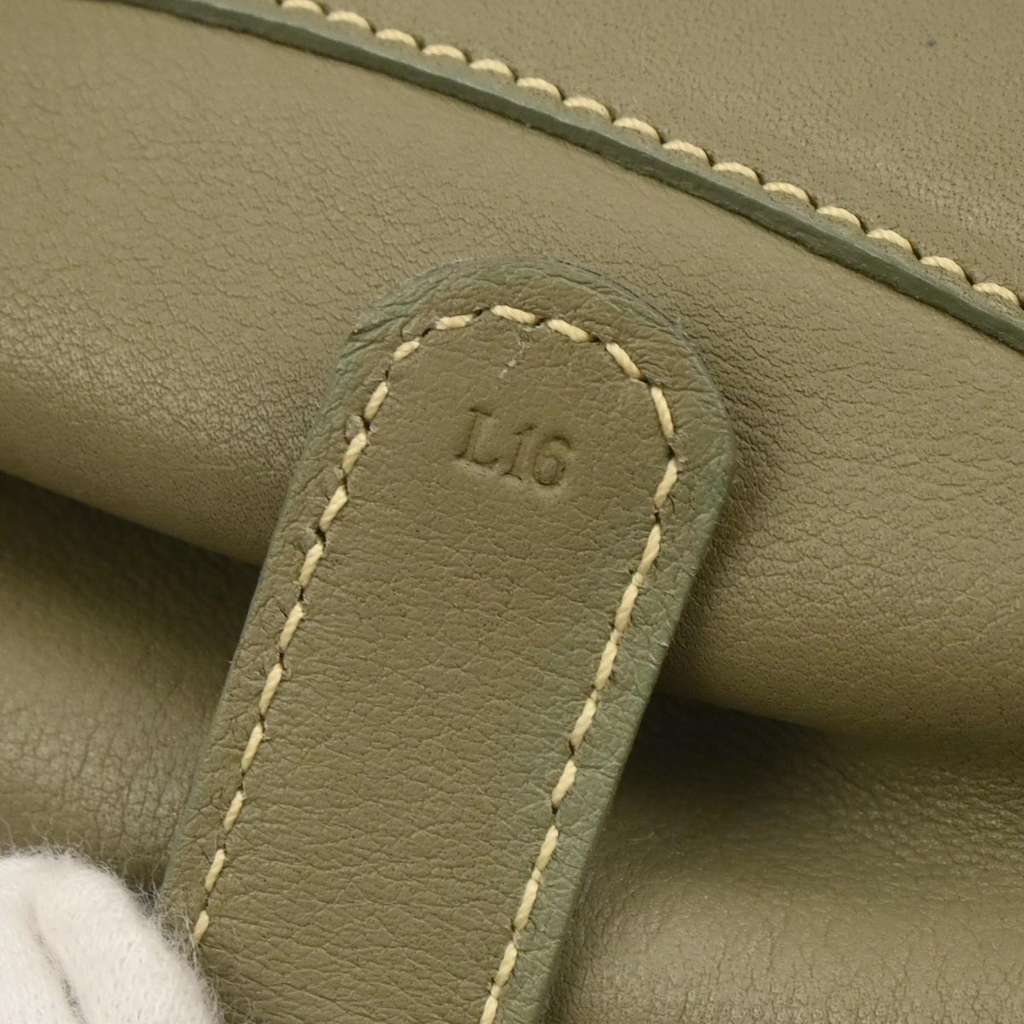 Loewe Vintage Shoulder Bag Khaki Leather Good condition - Box View