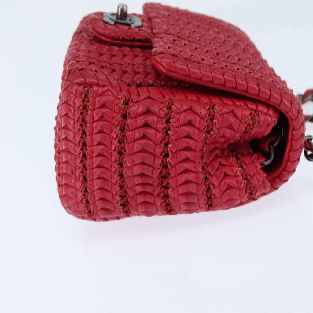 Chanel Crochet Flap Bag Red Leather Good condition - Model View