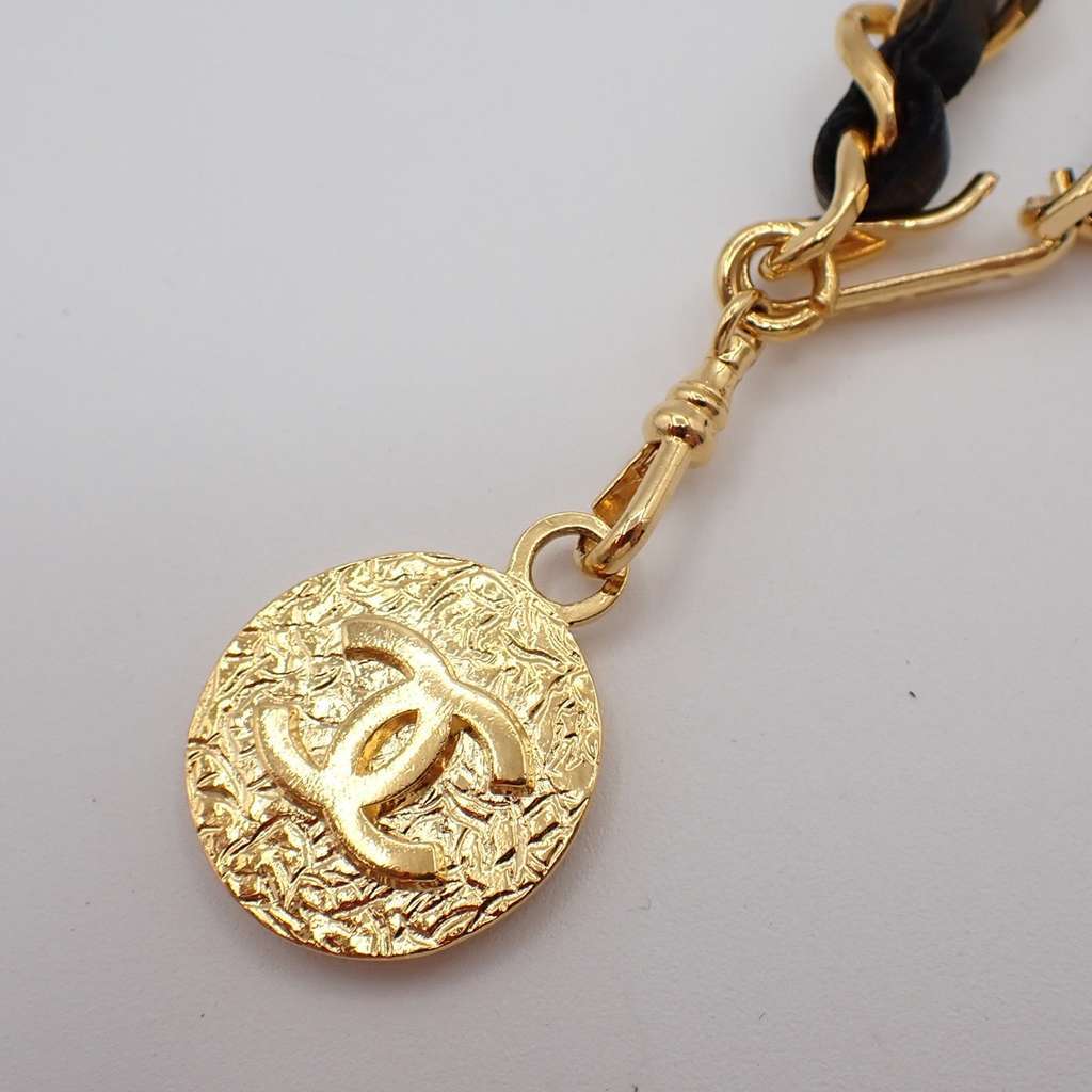 Chanel Vintage Medallion Chain Belt Black Leather Good condition - Back View