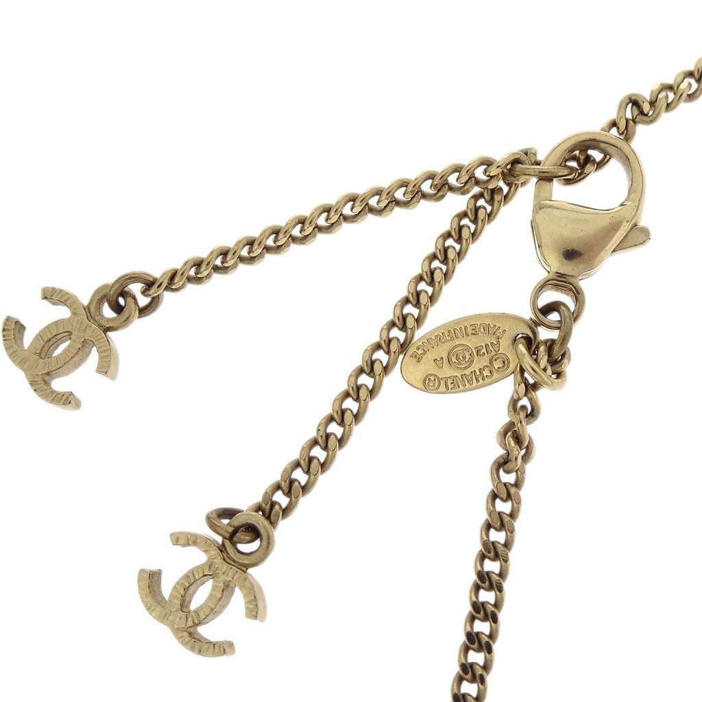 Chanel CC Necklace Gold Metal Good condition - Model View