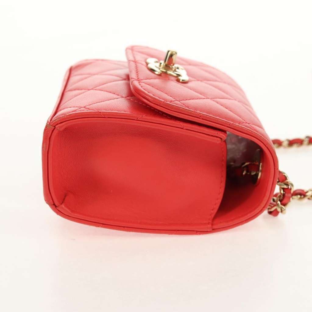 Chanel Trendy CC Clutch with Chain Red Leather Good condition - Model View