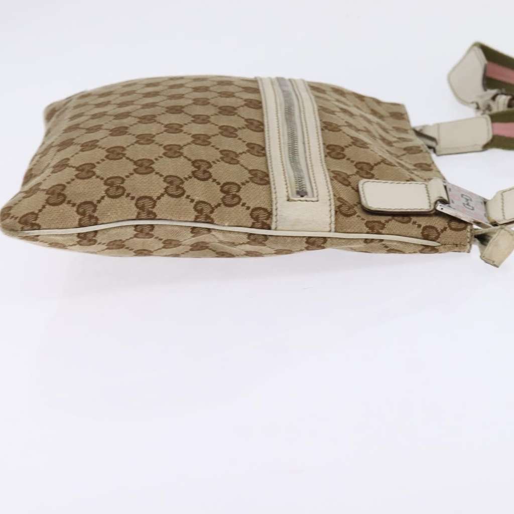 Gucci Flat Messenger Bag Beige Canvas Good condition - Model View