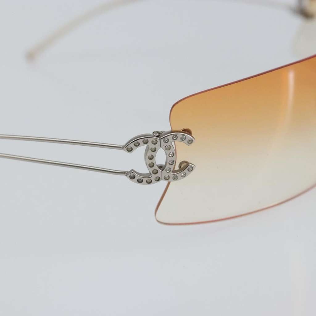 Chanel Logo CC Sunglasses Silver Metal Good condition - Box View