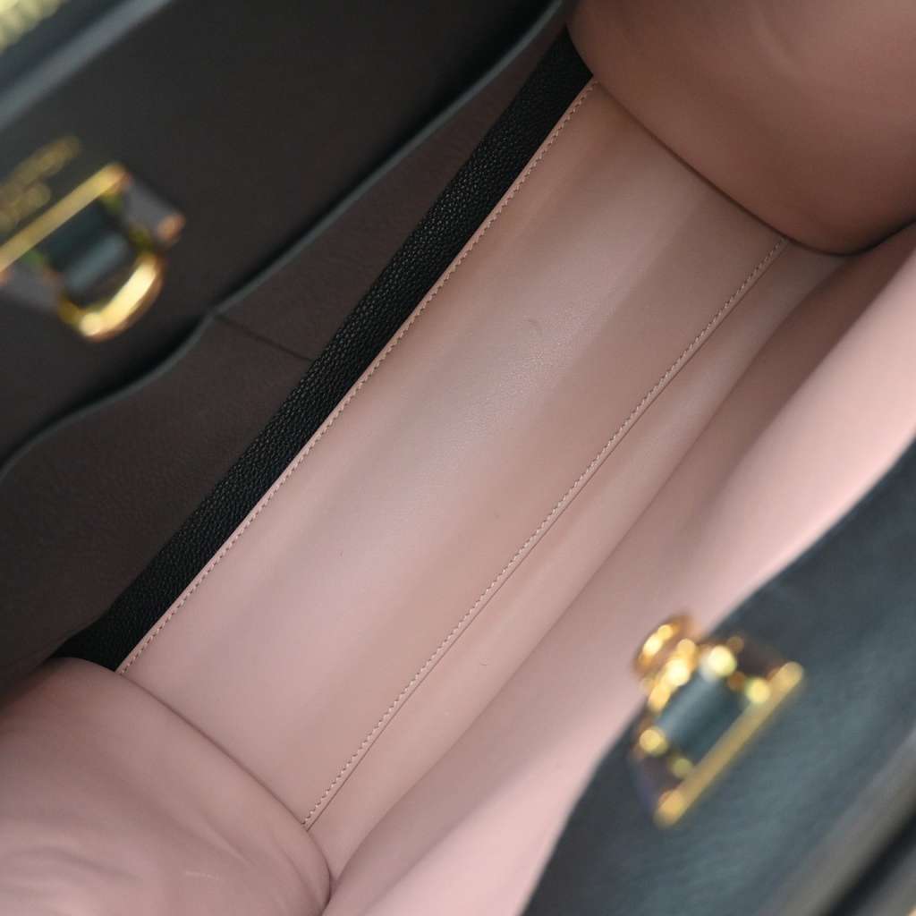 Louis Vuitton City Steamer Handbag Pink Leather Good condition - Box View