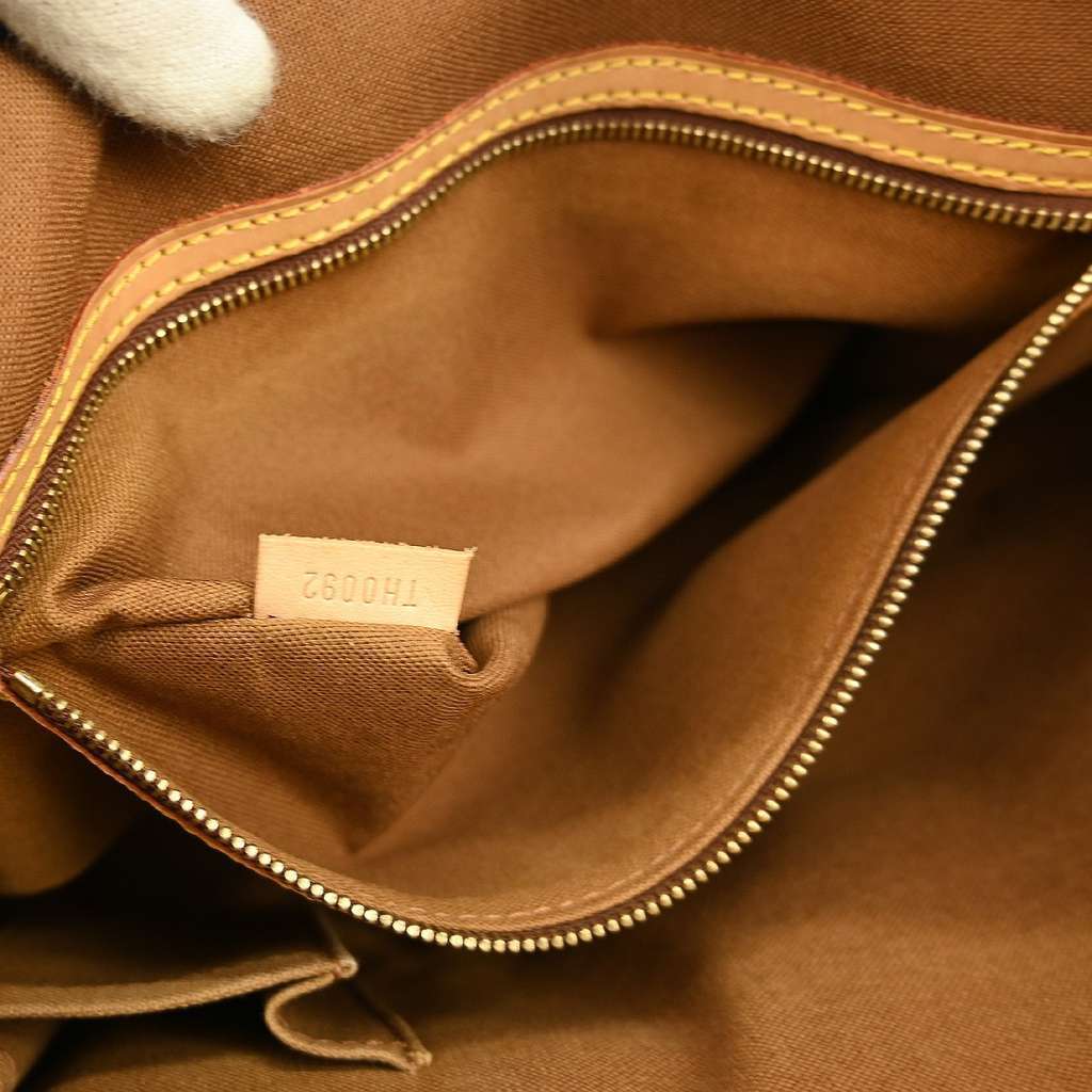 Louis Vuitton Cabas Mezzo Brown Canvas Fair condition - Model View