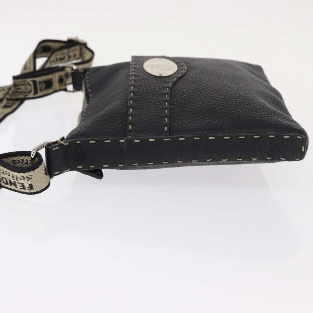 Fendi Vintage Selleria Zip Messenger Bag Black Leather Good condition - Model View